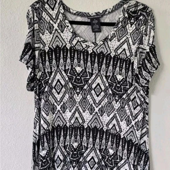 Chelsea & Theodore Dress Womens XL Aztec Flowy Asymmetrical Short Sleeve Strect - Picture 5 of 9